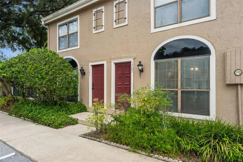 1307 Park Villa Pl, FL