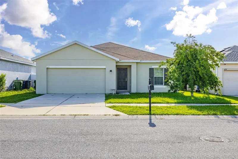 573 Lucerne Blvd, FL