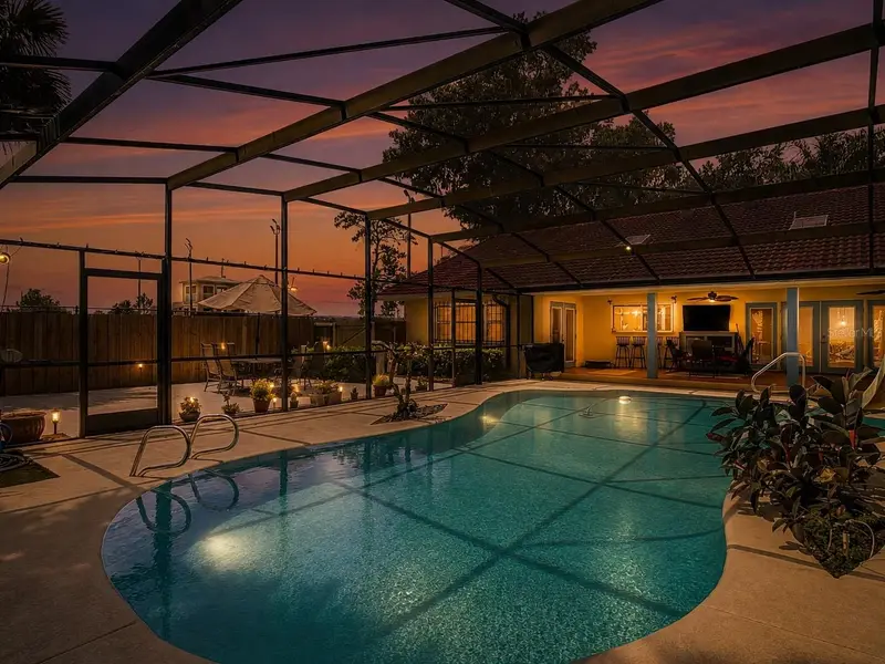 2269 Country Club Dr, FL