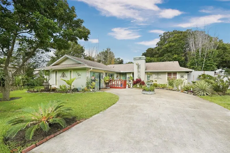 517 Linda Ln, FL