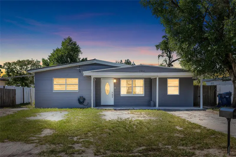 2313 E 111th Ave, FL