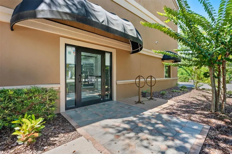 585 Commonwealth Blvd, FL