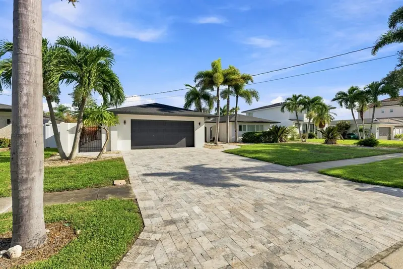 320 Palm Is Ne, FL