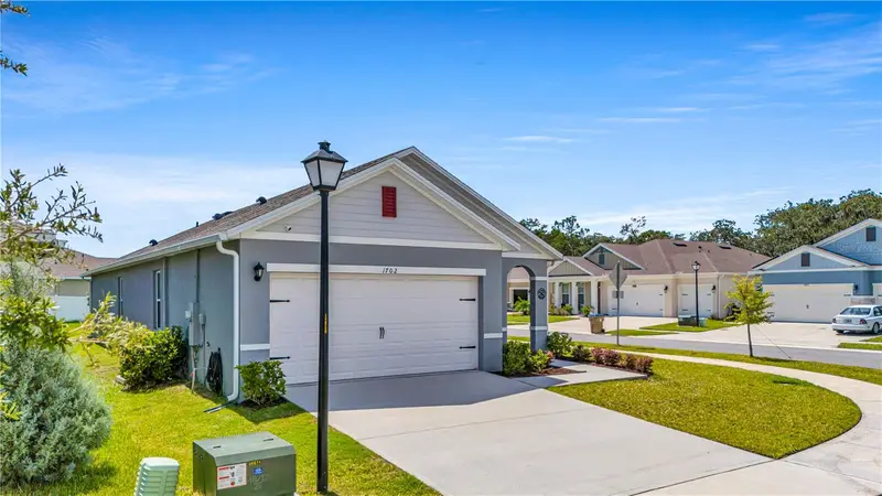 1702 Walnut Crk Dr, FL