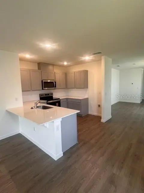 1372 Grand Flora Ln, FL