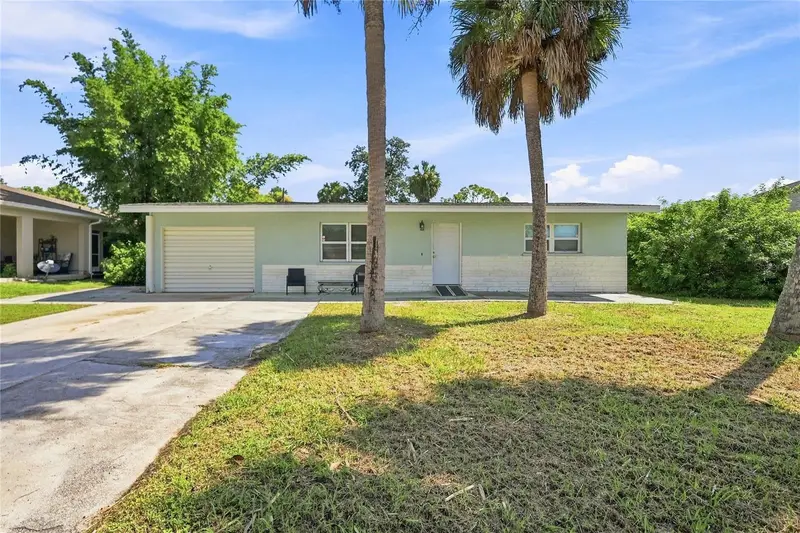 2618 Lakeshore Cir, FL