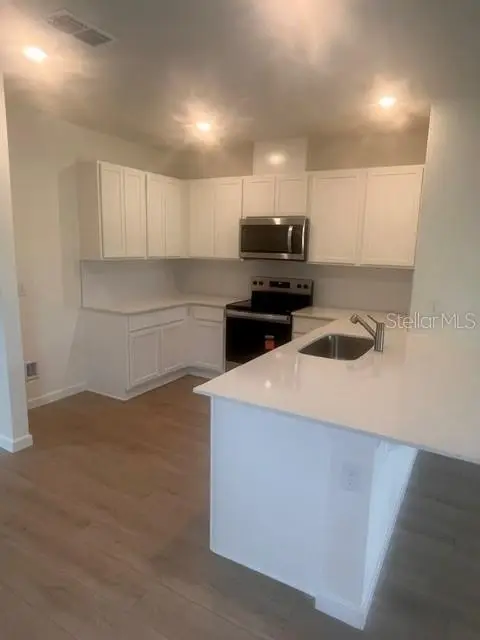 1368 Grand Flora Ln, FL