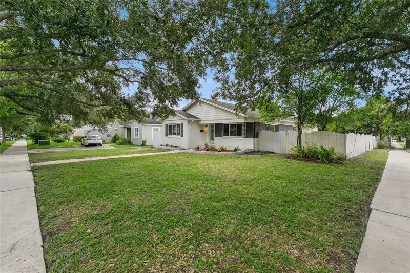 1652 Berkshire Ave, FL