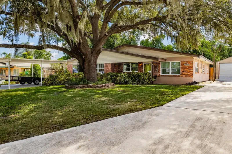 1205 W Camellia Dr, FL