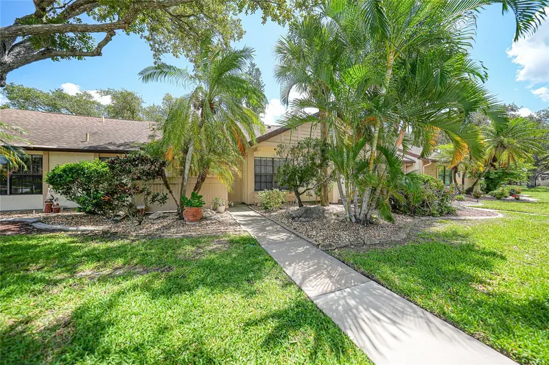 5648 Mashie Cir, FL