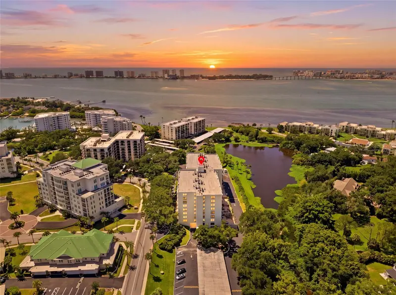 220 Belleview Blvd #207, FL