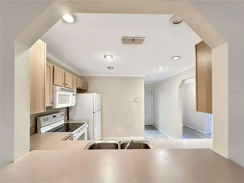 2412 Se 17th Cir, FL