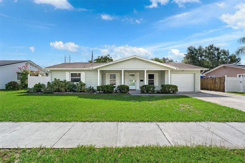 1027 Sunwood Ln, FL