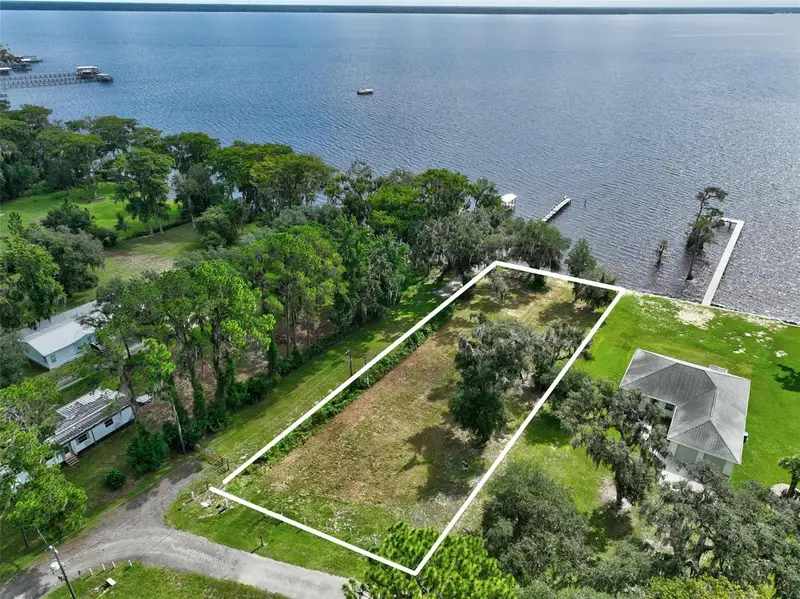 100 Sandra Ln, FL