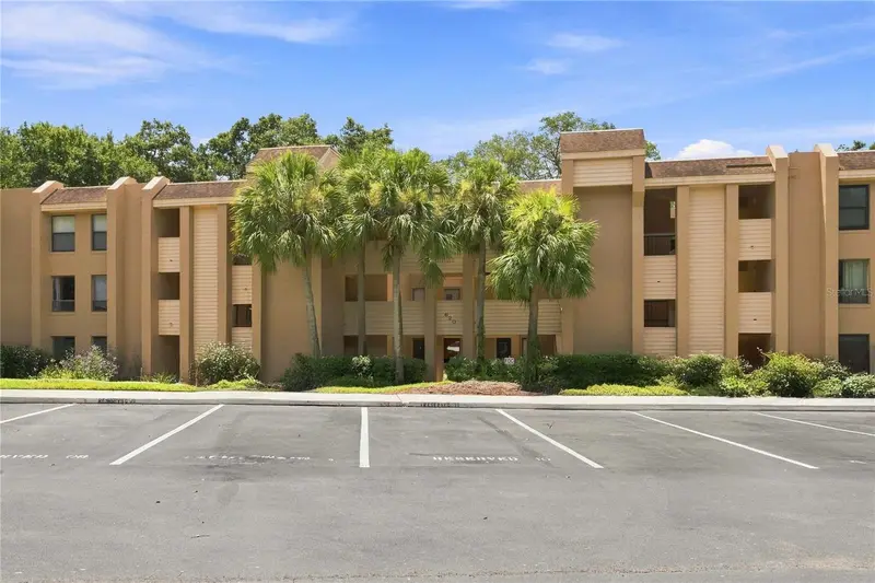 620 Cranes Way #303, FL
