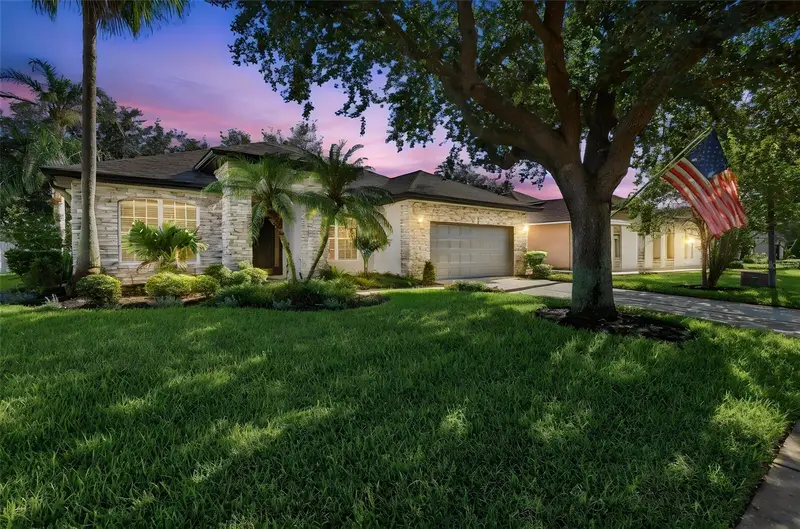 DeBary Town Center listing