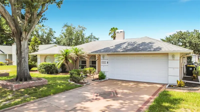 218 Glenridge Loop N, FL