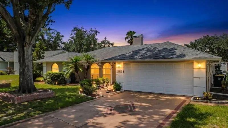 218 Glenridge Loop N, FL