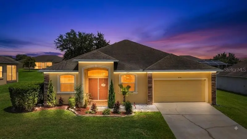 8230 Woodvine Cir, FL