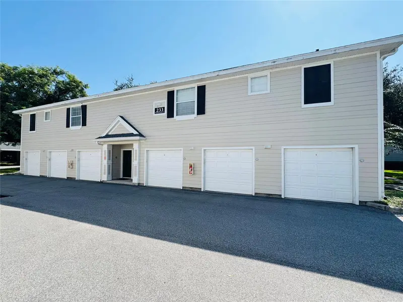 233 Southern Pecan Cir #101, FL