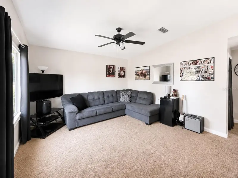 35 Almond Rd, FL