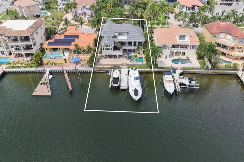 6113 Pasadena Point Blvd, FL