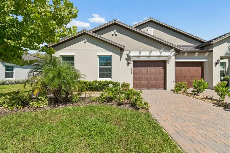 16842 Forge Surf St, FL