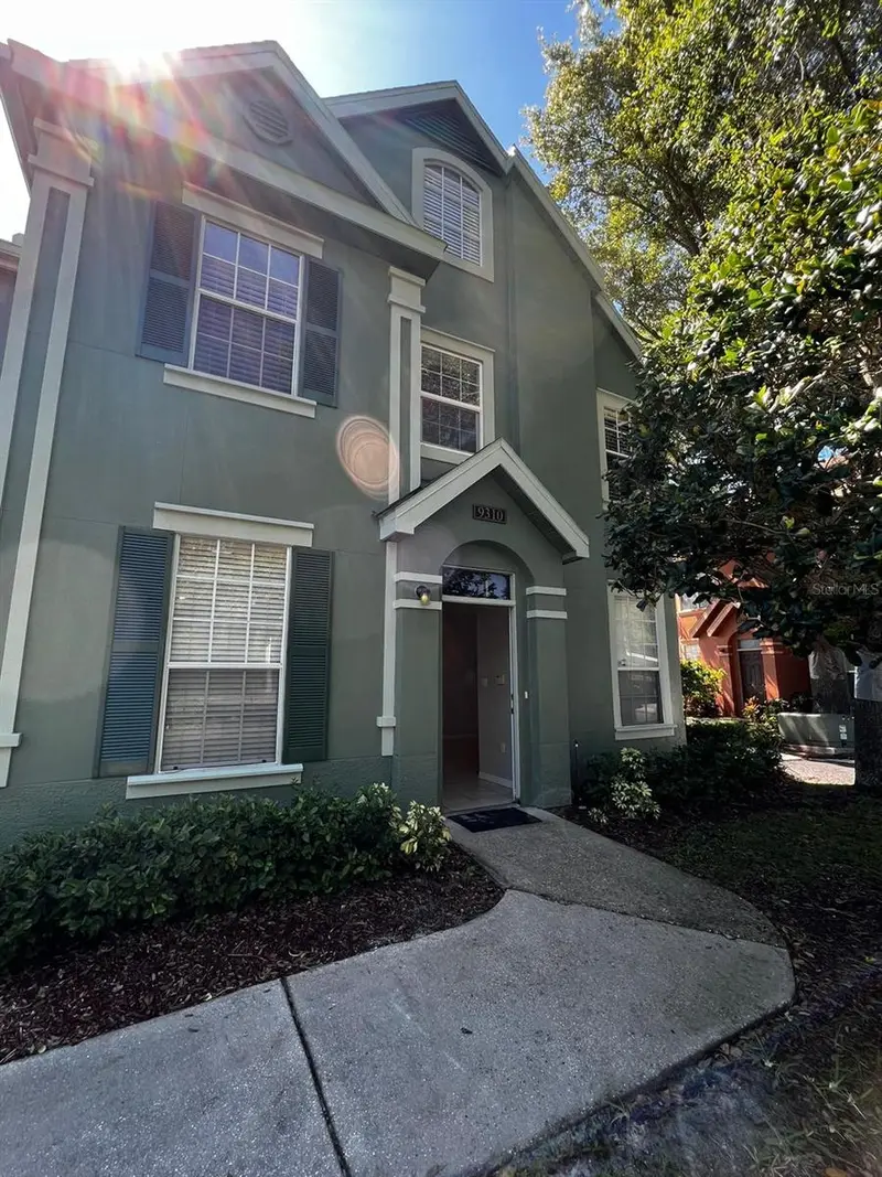 9310 Lake Chase Island Way #9310, FL