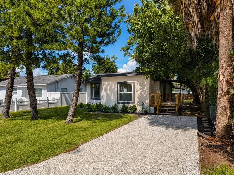 8713 N Edison Ave, FL