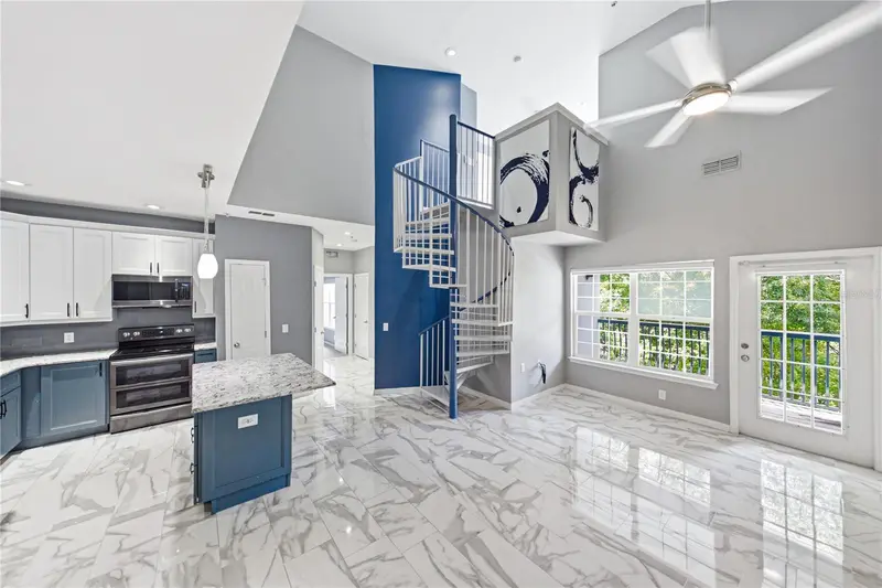 1640 Villa Capri Cir #301, FL