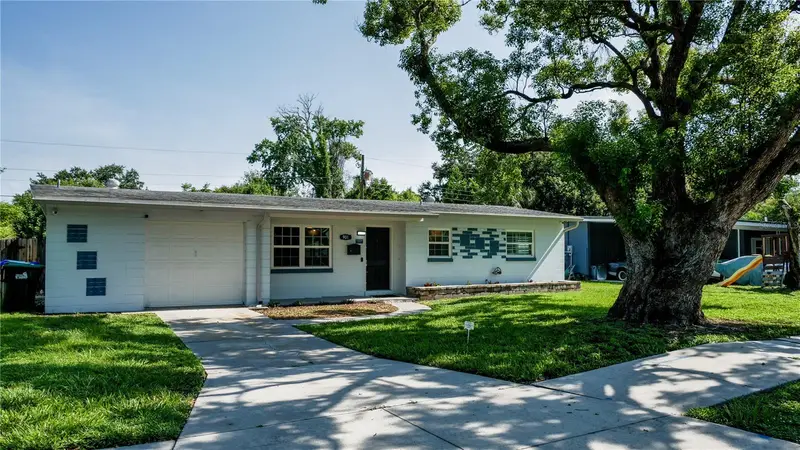 901 Baltimore Dr, FL