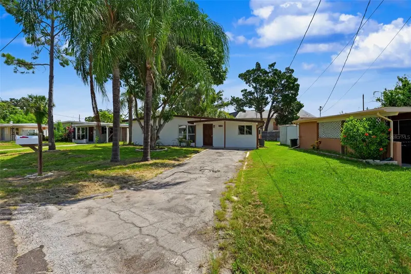 7377 Royal Palm Dr, FL
