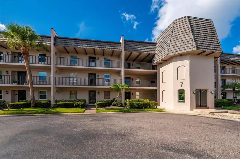 719 Cordova Grn #719, FL