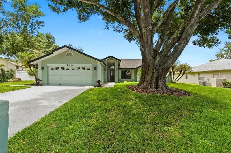 218 Lake Hartridge Dr Nw, FL