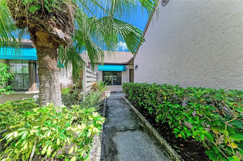6085 Clubside Dr, FL