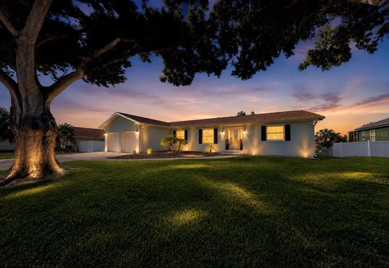 708 Spanish Main Dr, FL