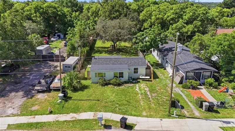 250 W 7th St, FL