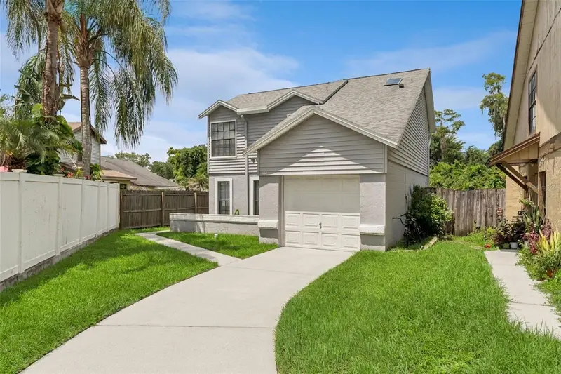 533 Madrigal Ct, FL