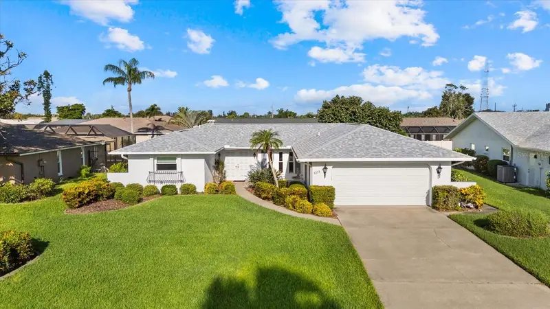 1233 Pinebrook Way, FL