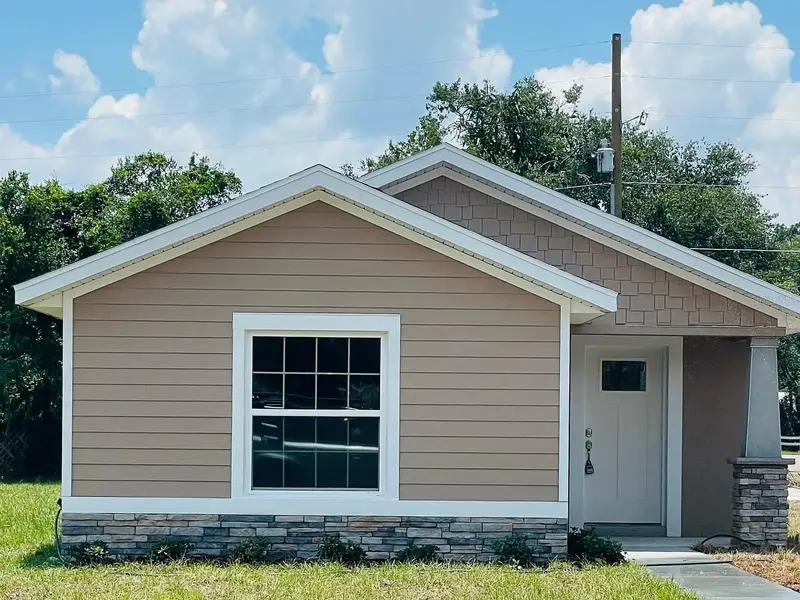 * 202 W Idlewild Ave & 506 Fahnstock St, FL