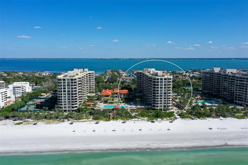 1241 Gulf Of Mexico Dr #303, FL