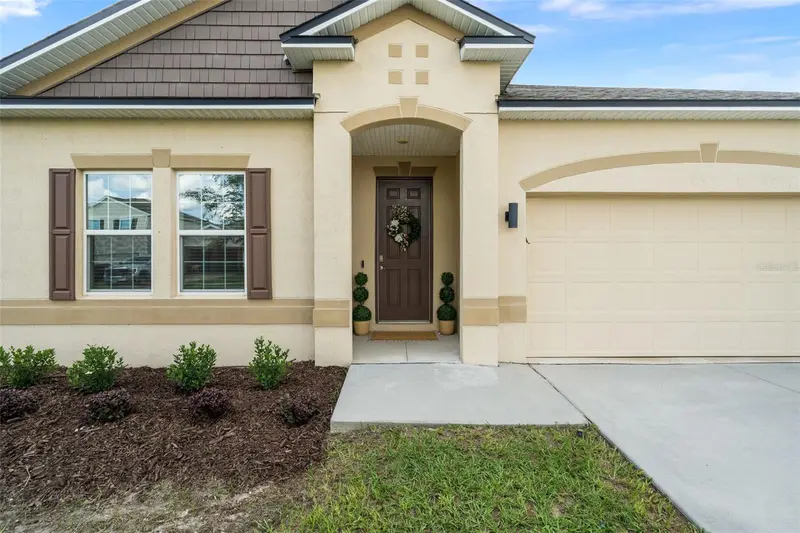 892 Nw 251st Dr, FL