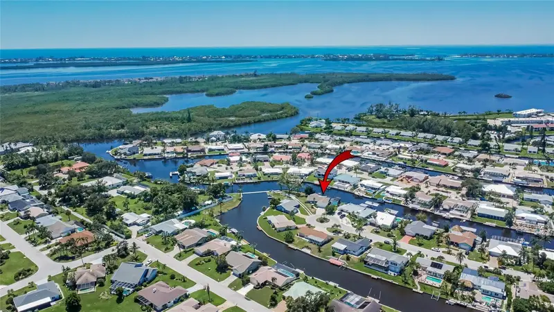 5016 Mangrove Point Rd, FL
