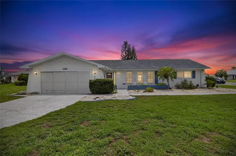 1743 Coco Palm Cir, FL