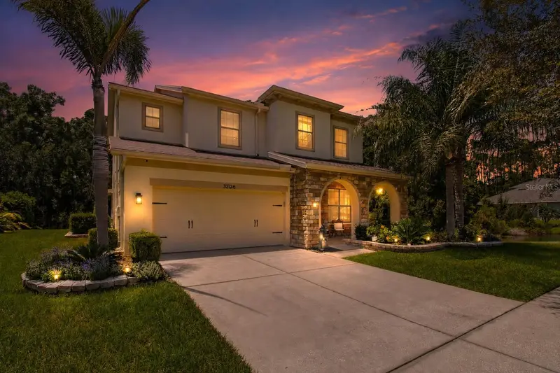 32126 Garden Alcove Loop, FL