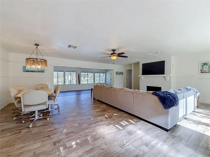 536 Nw 9th Ave, FL