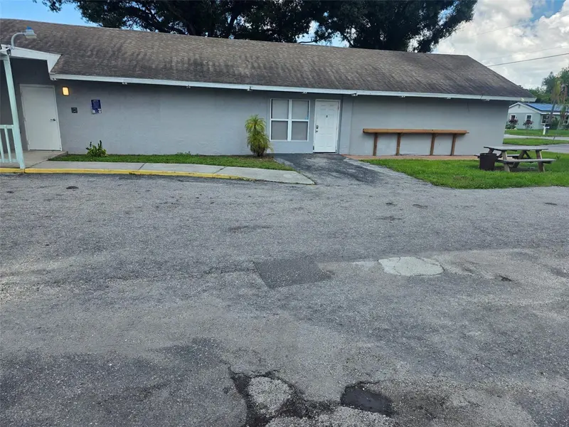 2001 9th St W, FL