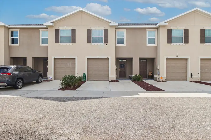 417 Newmont Cir, FL