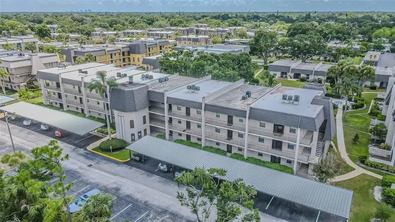 8765 Bardmoor Blvd #304, FL
