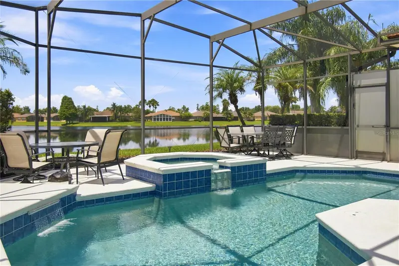 662 Shorehaven Dr, FL